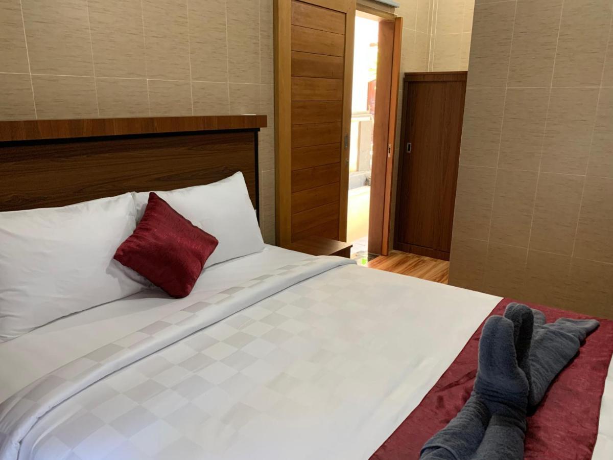 Tirtasuci House Hotel Kuta Lombok Eksteriør billede