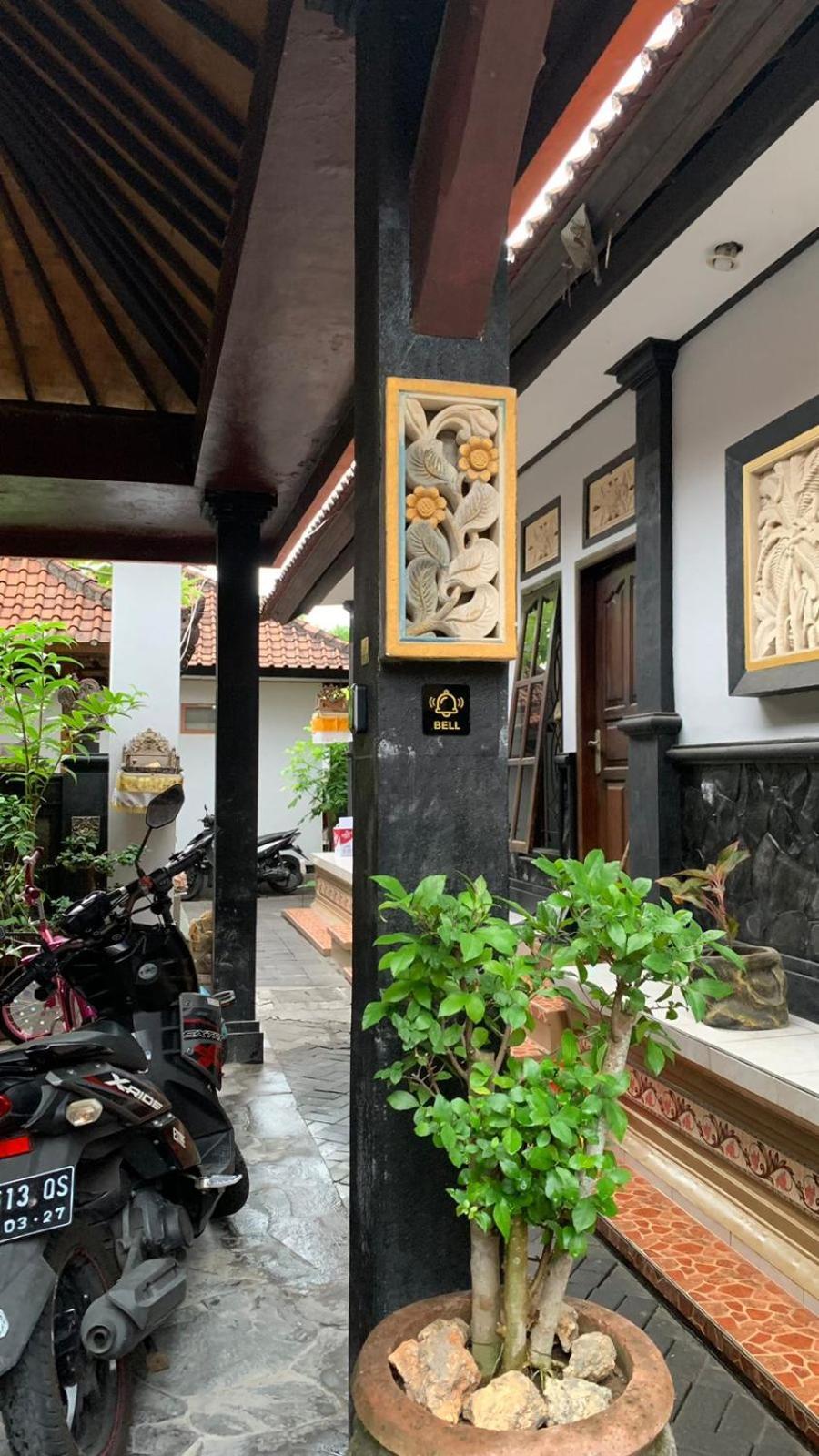 Tirtasuci House Hotel Kuta Lombok Eksteriør billede
