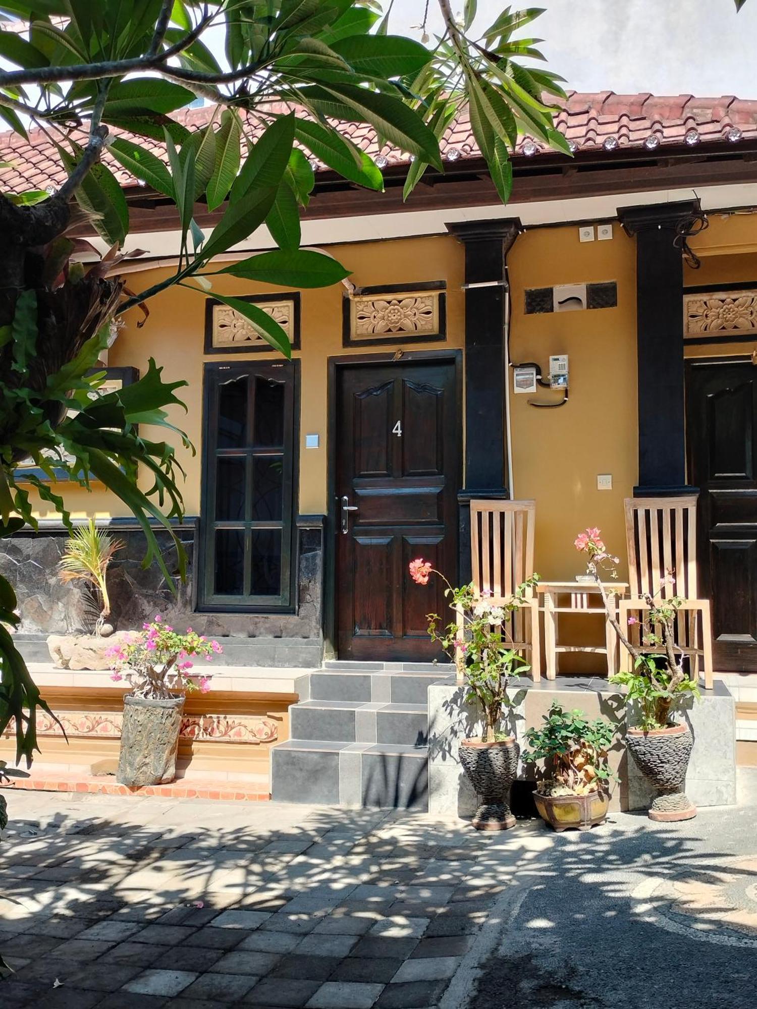 Tirtasuci House Hotel Kuta Lombok Eksteriør billede